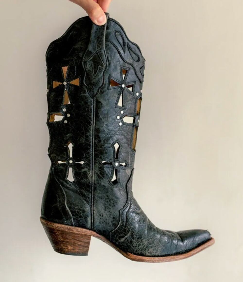 Corral 9.5 distressed leather hollow cross cowboy boots